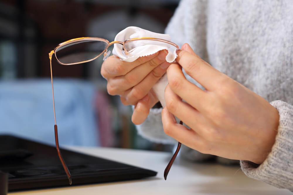 cleaning eyeglasses